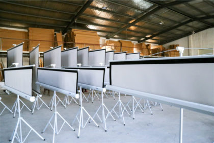 Tripod-projector-screen-3 Tripod-projector-screen-3